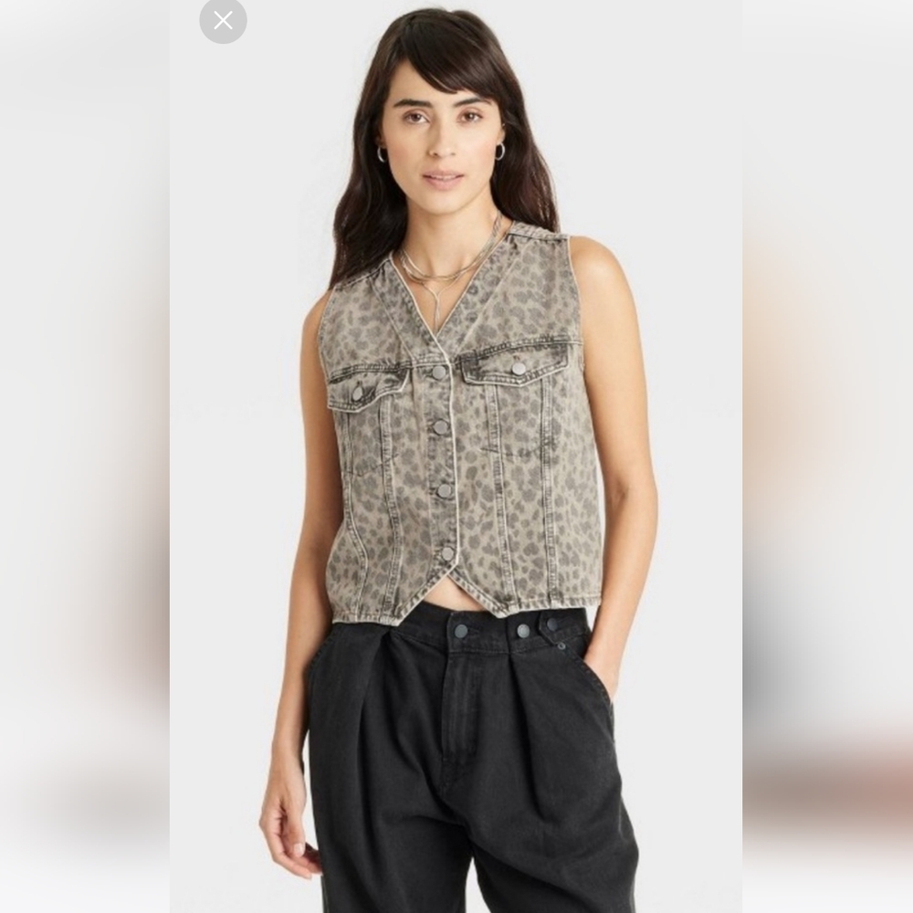 NWT Women's Leopard Denim Vest - Universal Thread L